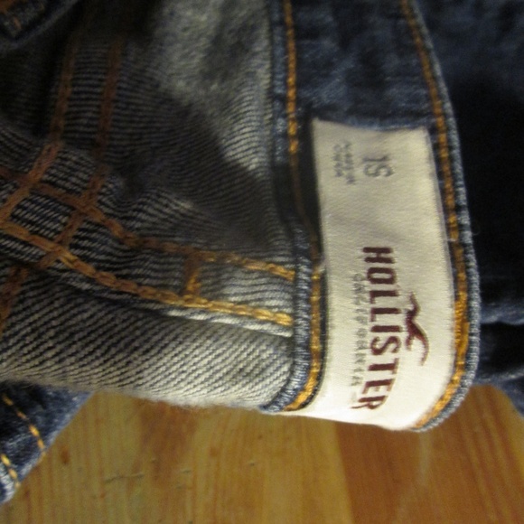 HOLLISTER JEANS.. - Picture 3 of 4